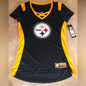 Official NFL gear - Steelers t-shirt - womens small!